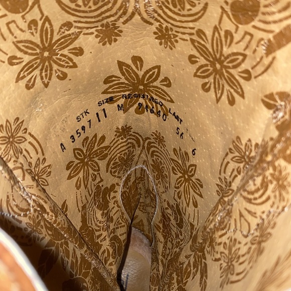 Corral Chocolate Lamb Floral Embroidery Boot - Picture 7 of 8